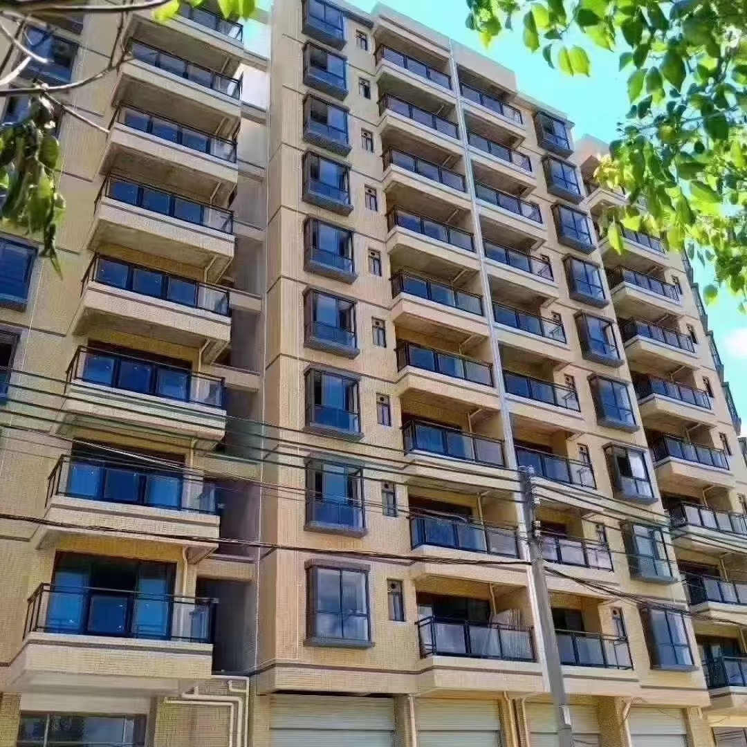 深圳龍華小產(chǎn)權(quán)房因?yàn)槲恢?></img></p>
<p><strong>但小產(chǎn)權(quán)房畢竟不像商品房那樣編織</strong></p>
<p>1、列位 親睞回到深莞惠安居網(wǎng) 賀輝。隨著時(shí)期的經(jīng)濟(jì)發(fā)展，地皮愈發(fā)是我們?nèi)粘Ｉ畹闹校渲行‘a(chǎn)權(quán)房憑著產(chǎn)品價(jià)格低廉，量龐大與購(gòu)房者指示少等資源優(yōu)勢(shì)曾一度等上了我們的眼界，但小產(chǎn)權(quán)房只不過(guò)不像房源那樣編結(jié)，訊息沒(méi)那么公開(kāi)透明，那些樓盤(pán)最值得買(mǎi)回呢。</p>
<p>2、小賀歷經(jīng)幾天的踩盤(pán)，歸納出了幾個(gè)高于單價(jià)的小產(chǎn)權(quán)房，以此服務(wù)平臺(tái)，互動(dòng)出給位處購(gòu)房者的時(shí)侯多一個(gè)快捷鍵。</p>
<p>3、【龍華一號(hào)】，鄉(xiāng)政府統(tǒng)建樓，三房?jī)H70多萬(wàn)。</p>
<p>4、樓盤(pán)在售的大戶型有小兩房一廳，大兩房一廳及三房一廳，按套買(mǎi)，算不上覆蓋面積，但本欄替大家目測(cè)了下。</p>
<p>5、60平左右， 進(jìn)行咨詢點(diǎn)話 1久八+/677/*5六四六5 大洋房。</p>
<p>6、接下來(lái)正是大家關(guān)注的商品價(jià)格了，下面是樓盤(pán)最新的價(jià)格表，售樓小姐姐都是按這個(gè)售價(jià)往呈報(bào)的，接下來(lái)基本上能成交量在這個(gè)商品價(jià)格，但雖然本欄集團(tuán)很強(qiáng)大，跟房地產(chǎn)商大為是開(kāi)展合作戰(zhàn)略目標(biāo)貿(mào)易協(xié)定，所以找我們可更便宜一些哦。</p>
<p><strong>萬(wàn)江中心的小區(qū)電梯洋房</strong></p>
<p>1、市面上上仍活耀著小產(chǎn)權(quán)房套利。一家老小“蝸居”在市區(qū)小公寓的何先生已有了置地方案，而近日竟發(fā)出一則老友發(fā)去的訊息，文本是有關(guān)某中介機(jī)構(gòu)所推薦的一套二手樓盤(pán)，萬(wàn)江中心的居民小區(qū)扶梯別墅，109㎡3房2廳2衛(wèi)，享有極佳的通風(fēng)、空氣流通前提，且每平方公尺僅約5700元。</p>
<p>2、而當(dāng)獲知這套房子僅指集體產(chǎn)權(quán)房，需要經(jīng)鄉(xiāng)政府轉(zhuǎn)讓，甚至中間還將構(gòu)成不菲的中介機(jī)構(gòu)及轉(zhuǎn)讓成本。</p>
<p>3、這使何先生很氣憤，指出該中介機(jī)構(gòu)隱含逃稅。他坦承這家中介機(jī)構(gòu)之前始終沒(méi)闡明這些狀況，僅僅只是一個(gè)勁受邀并慫恿他注意訂購(gòu)。</p>
<p>4、何先生注目的這套房源坐落于萬(wàn)江水蛇涌街道社區(qū)的茗雅苑小區(qū)，目前物業(yè)公司是自用物業(yè)管理，然而欲銀行貸款出售，因而交付給給此家中介公司轉(zhuǎn)賣(mài)。</p>
<p>5、本欄隨何先生回到此家中介公司，一名凌姓的產(chǎn)品銷(xiāo)售法律顧問(wèn)很客氣地慶賀上去，便在得悉是親戚朋友講解回來(lái)之后，更是熱心地拜托引薦起了在售的二手房。</p>
					<br/>
				<div style=