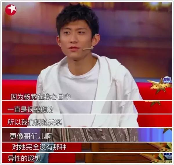 打游戲是很多人在候場時(shí)消遣的方式