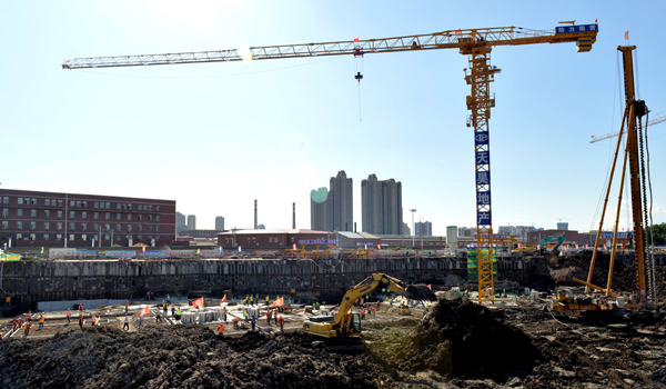 為確保棚戶區改造項目居民盡快住上回遷房