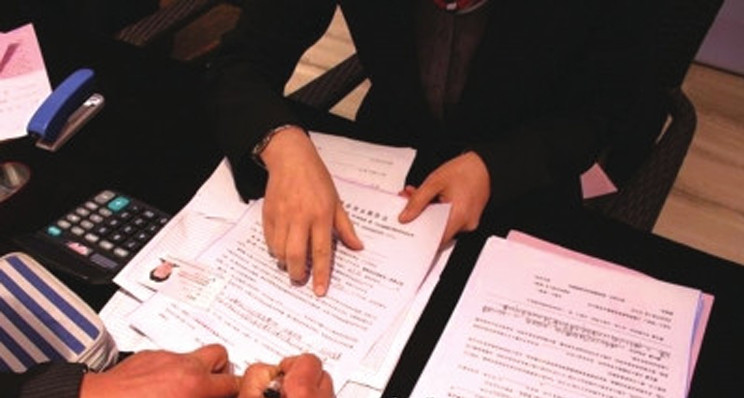 乙方愿意以上述價(jià)格向甲方認(rèn)購(gòu)該房