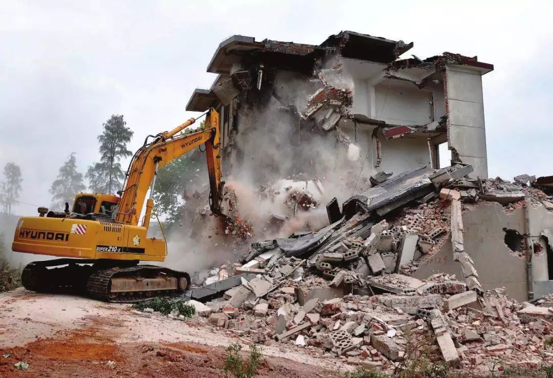 對(duì)確實(shí)難以實(shí)施的危房棚戶(hù)區(qū)改造項(xiàng)目